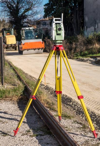 Cherche Géomètre pour relevé topographique à Grigny proche de Lyon